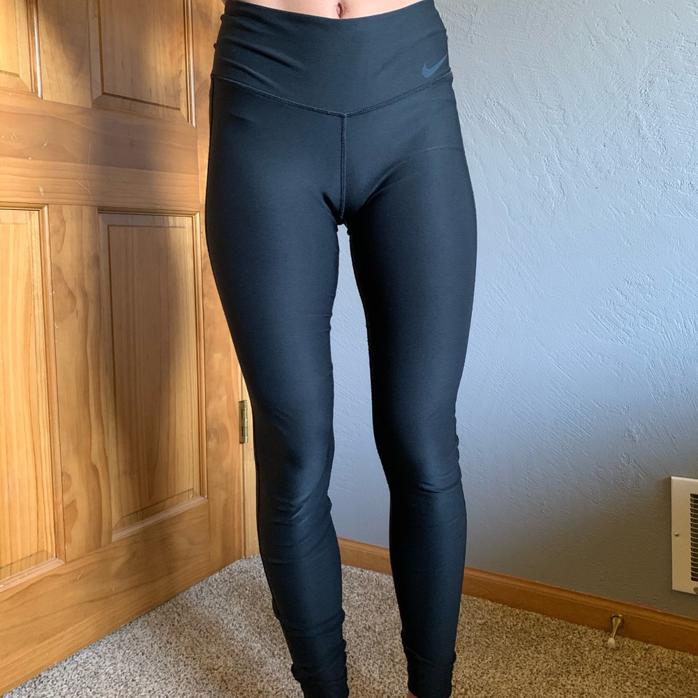 Women's extra small Nike dry fit leggings